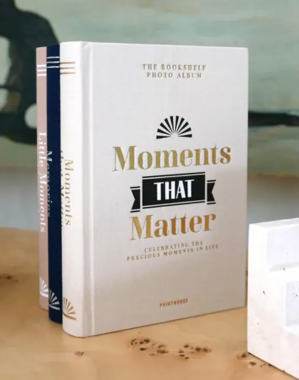 Bookshelf Album - Moments that Matter